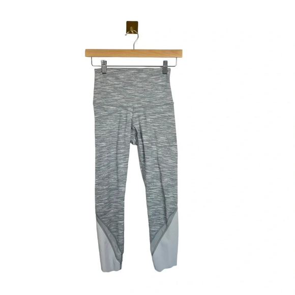 Lululemon High Rise Wunder Under Crop II Scallop in Grey/White Size 4/6 - Picture 6 of 11